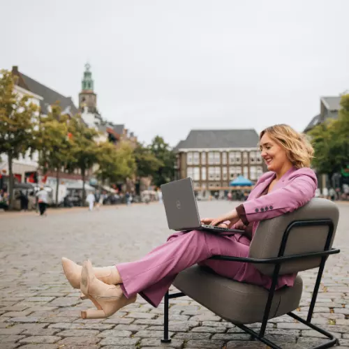 vrouw met laptop